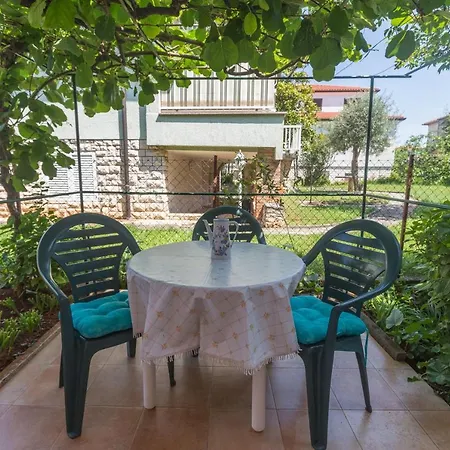 Apartments With A Parking Space Umag - 7063 Exterior foto