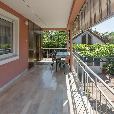 Apartments With A Parking Space Umag - 7063 Exterior foto