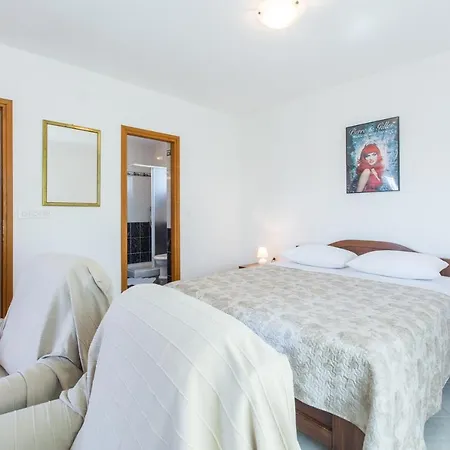 Apartments With A Parking Space Umag - 7063 Exterior foto