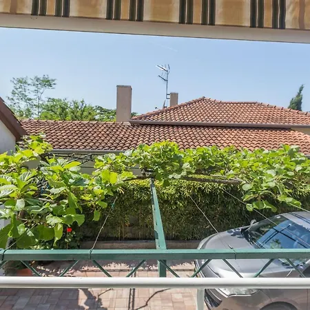 Apartments With A Parking Space Umag - 7063 Exterior foto