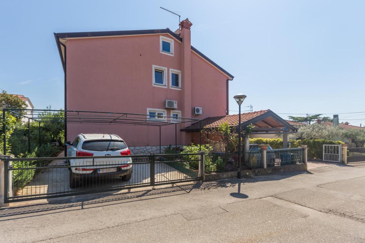 With A Parking Space - 7063 Umag
