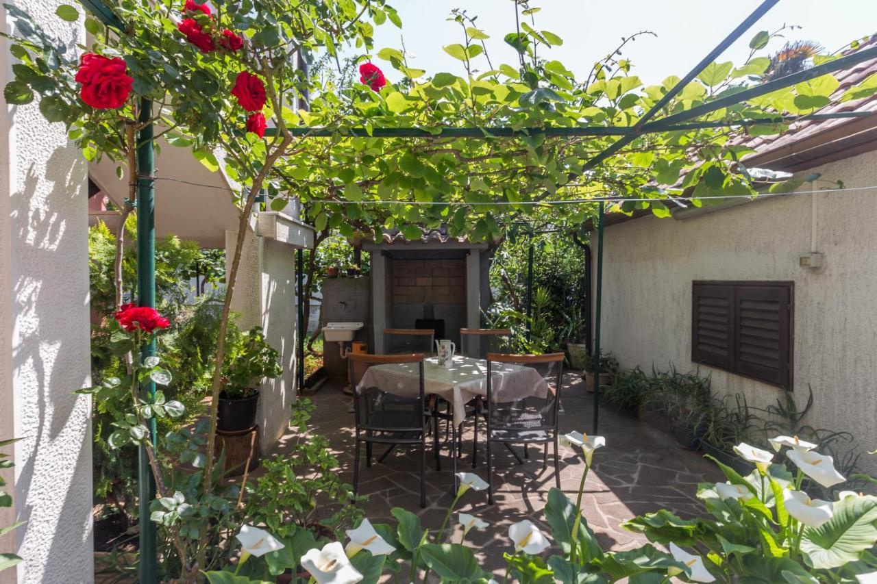 With A Parking Space - 7063 Apartman Umag